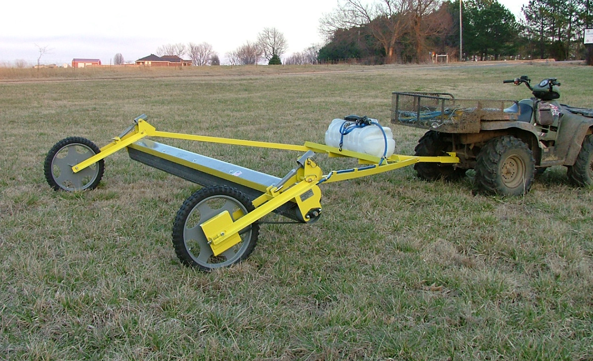 GrassWorks Pull-Type Weed Wiper™ showing wicking system and frame construction.